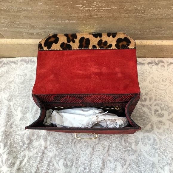 Elegant Snakeprint Handbag - Picture 4 of 5